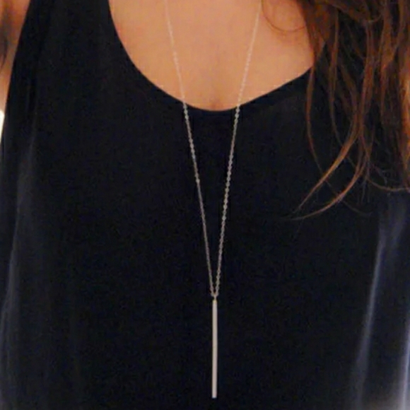 Silver dangling bar necklace - Picture 2 of 3